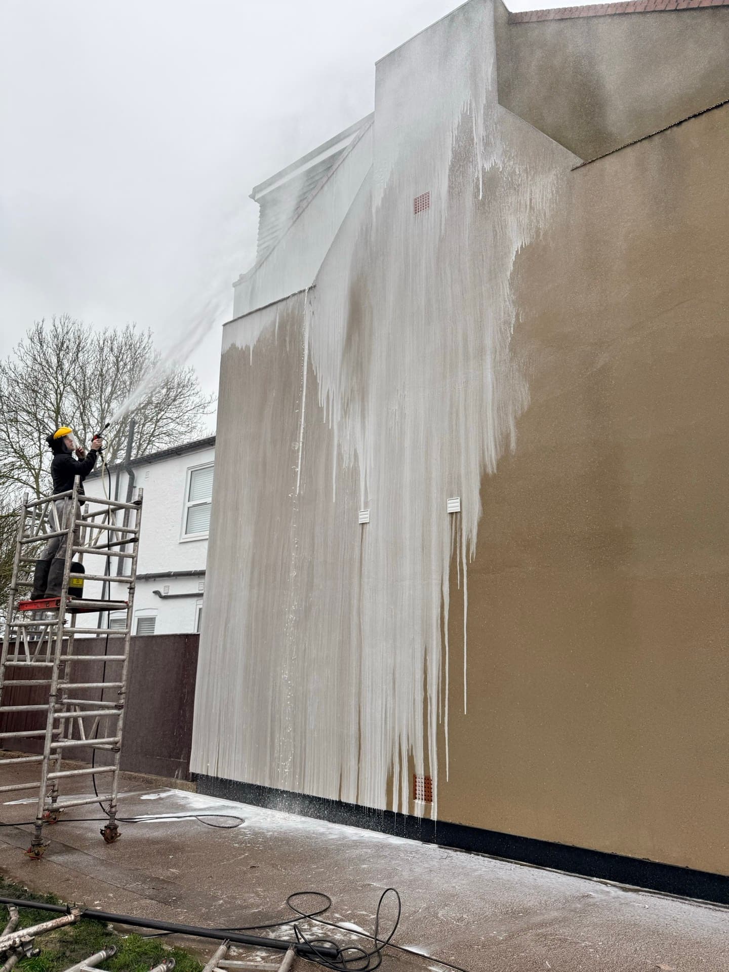 Render Cleaning in Essex: K-Rend, Monocouche and Pebbledash — What You Need to Know